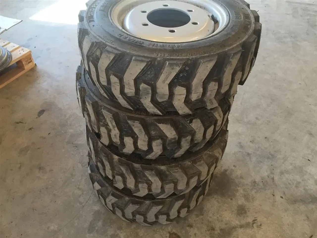 Billede 4 - Weidemann Alle modeller Hjul 27x8.50x15 Kpl.