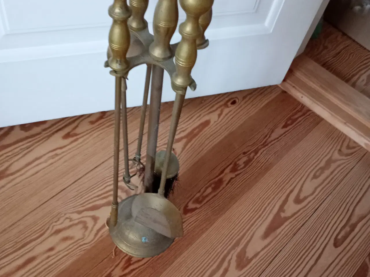 Billede 1 - Sæt til pejsen