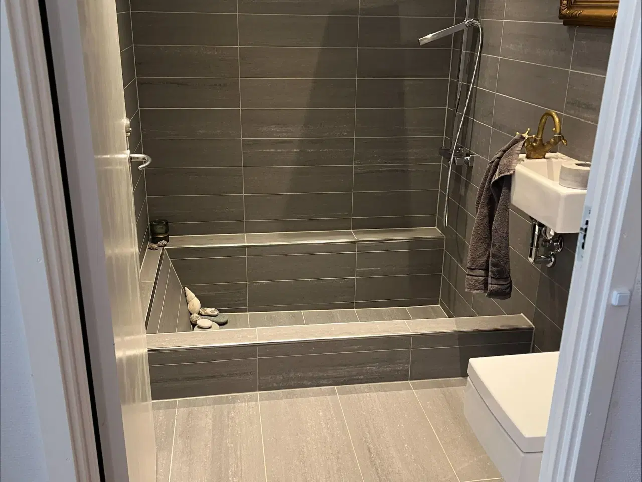 Billede 3 - 2 Værelser m/thekøkken og bad