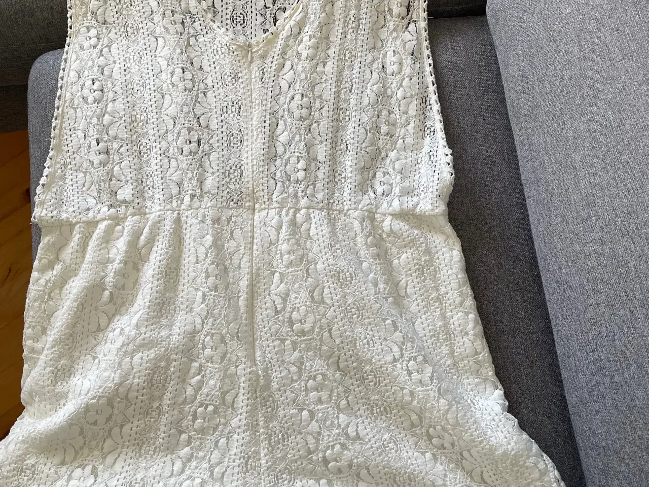 Billede 3 - Sød blonde shortskjole Alice & You, str. 44