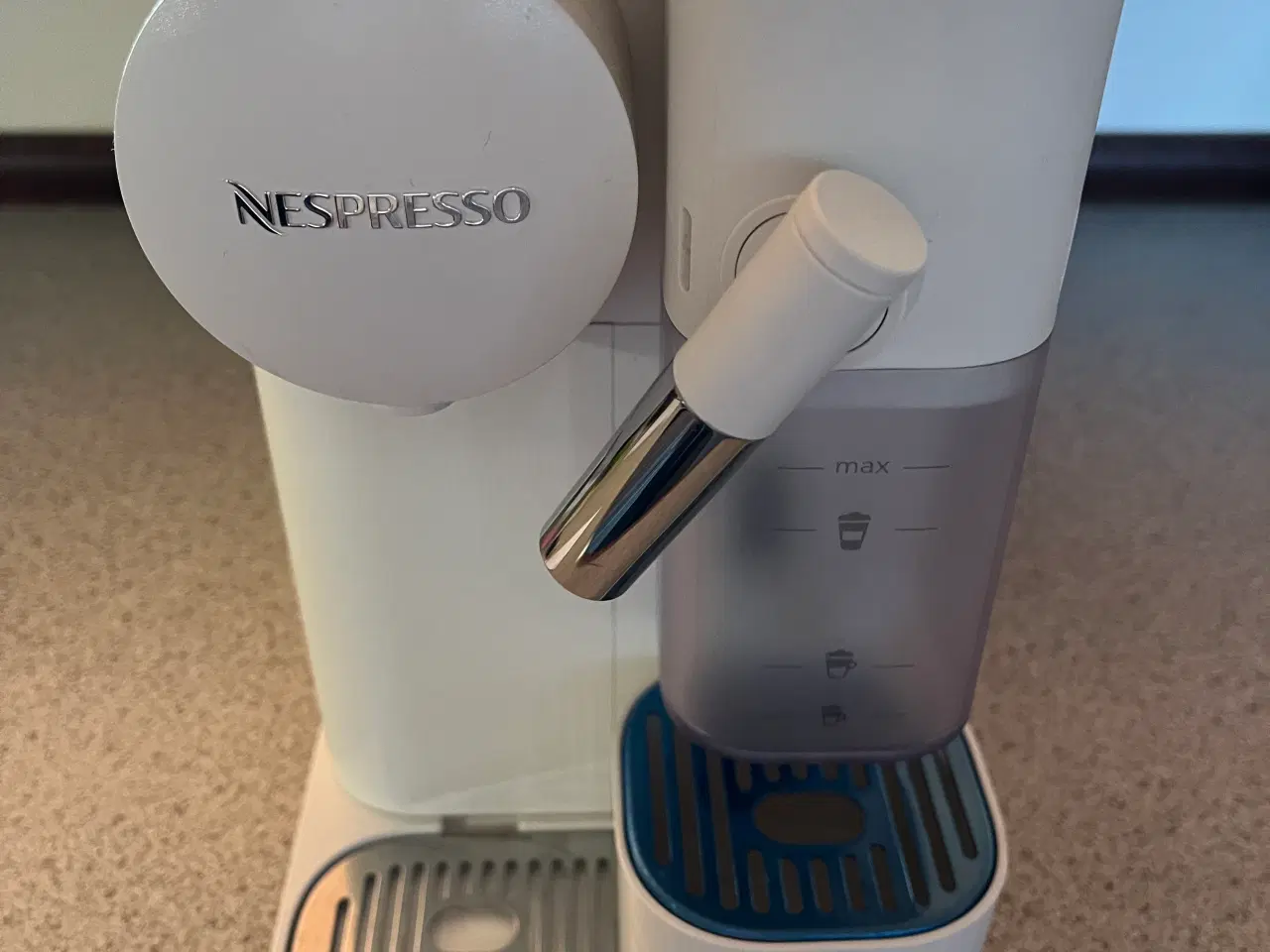 Billede 1 - Nespresso Lattissima One kaffemaskine fraDeLonghi 
