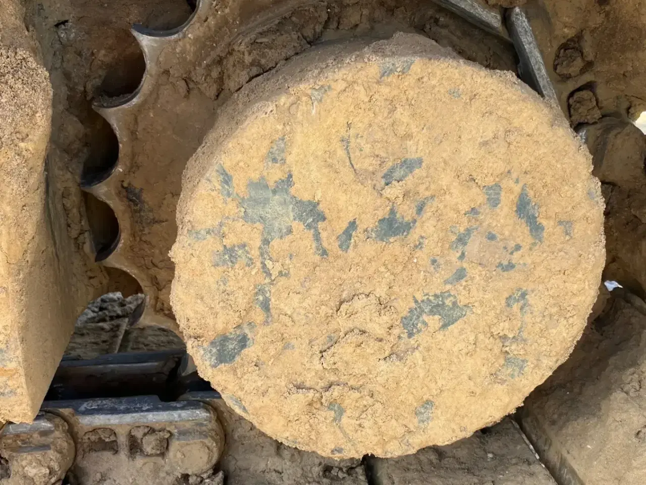 Billede 5 - Hyundai HX220L  Velholdt maskine, med Rotortilt, S70 skifte og gribeklo samt ICS maskine styresystem.