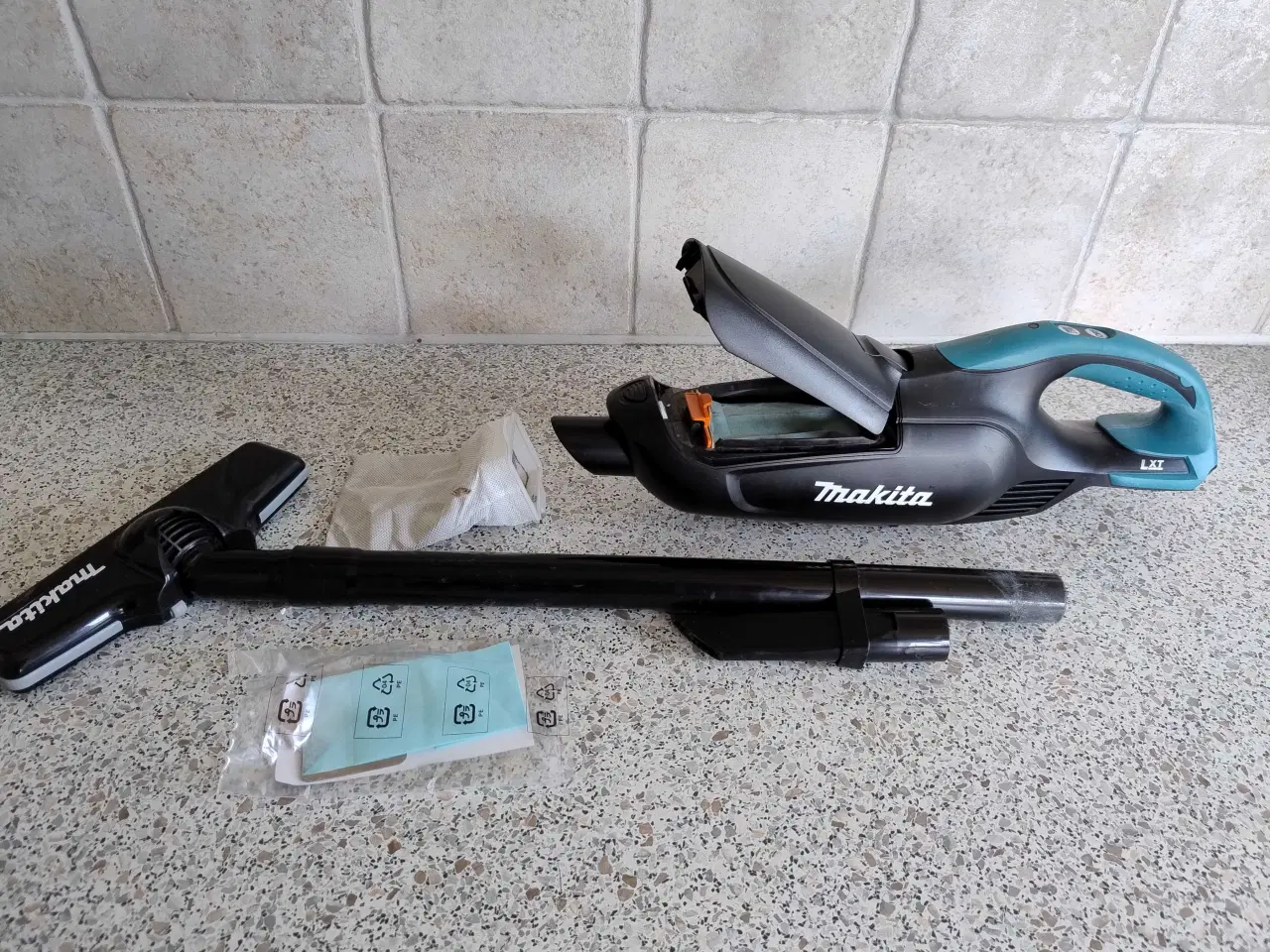 Billede 2 - Makita Håndstøvsuger 