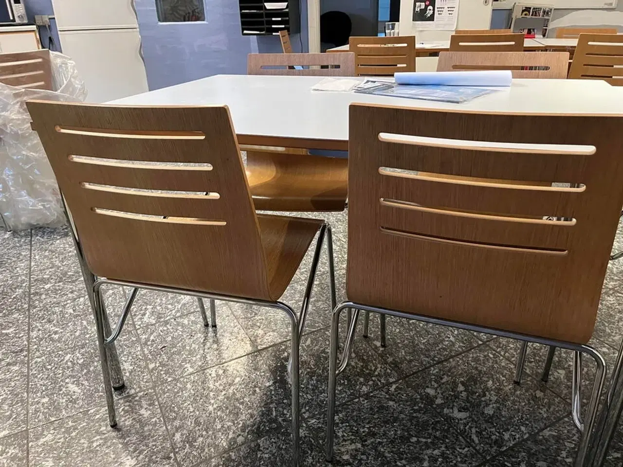 Billede 6 - 2 stk. spisebord med 8 stk. stole