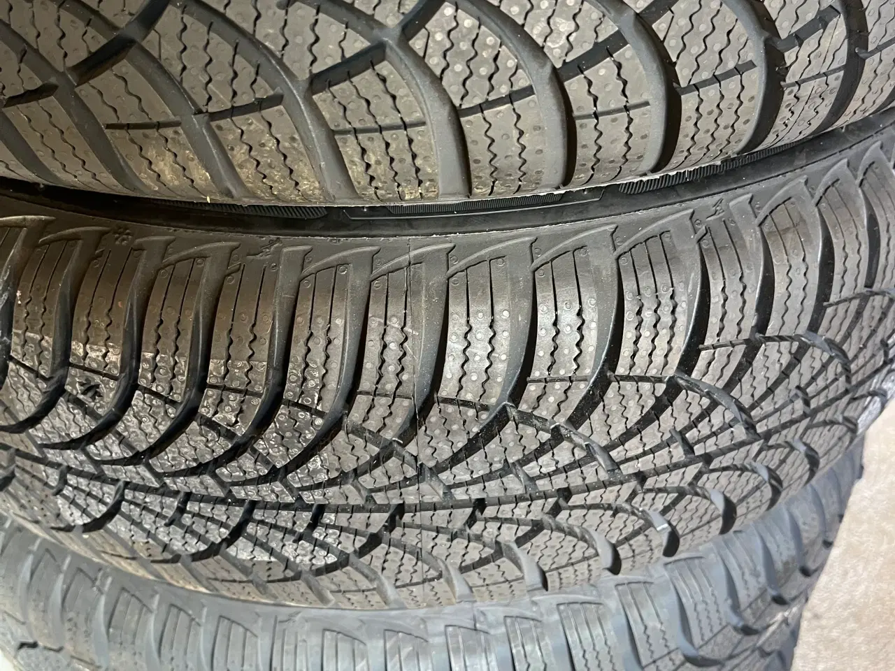 Billede 1 - Vinterhjul 185-65-15 Goodyear.
