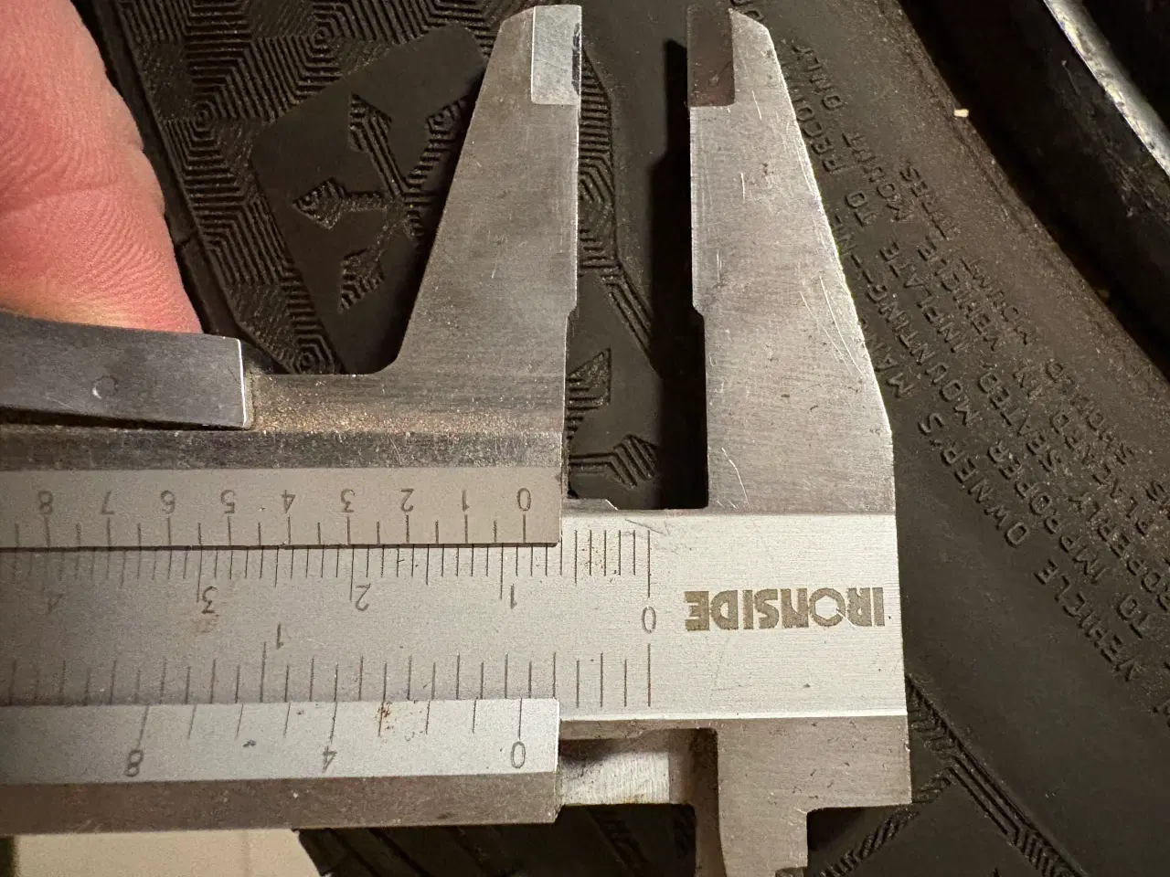 Billede 4 - 185/65 R15– 2xSportiva(8 mm) + 2xConti winter(5mm)