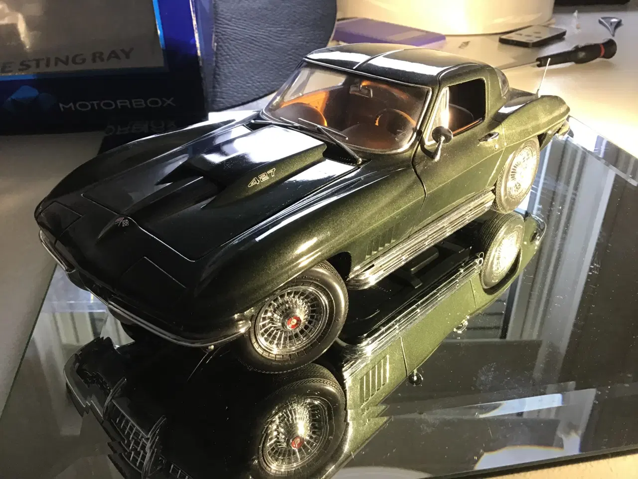 Billede 1 - Modelbil 1:18. EXOTO CHEVY CORVETTE STINGRAY