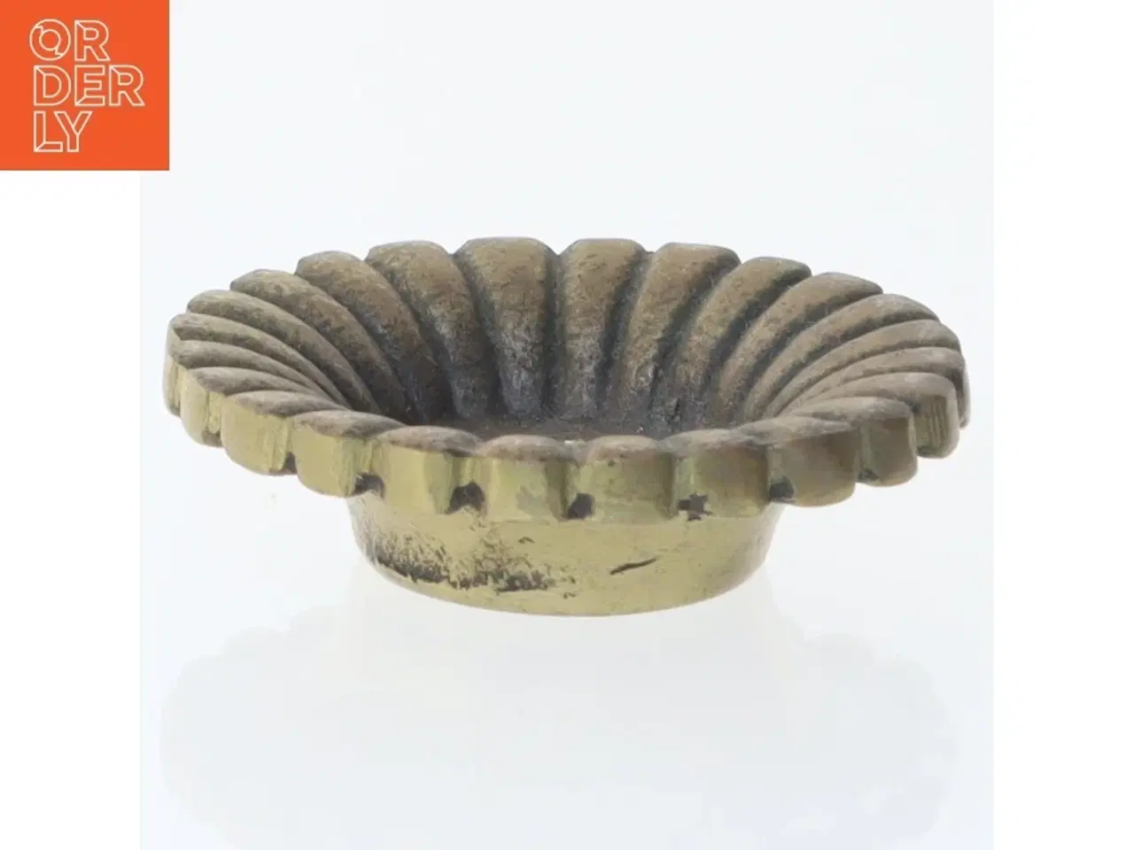 Billede 3 - Antik messing beslag (str. Ø 4,5 cm)