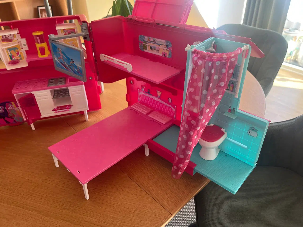 Billede 7 - Barbie campingvogn 