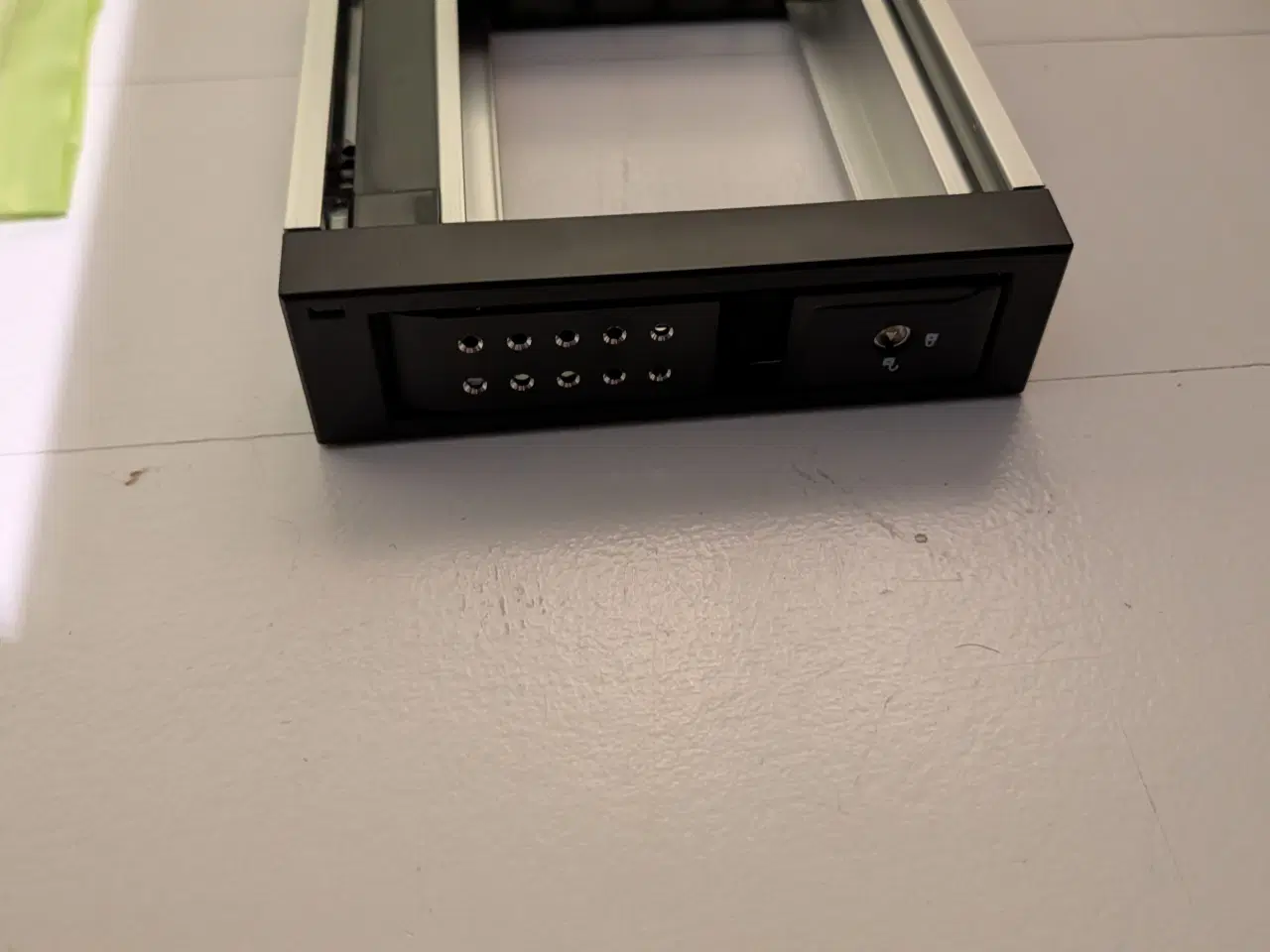 Billede 4 - StarTech 3.5" Hot-Swap Bay HSB1SATSASBA – SATA/SAS