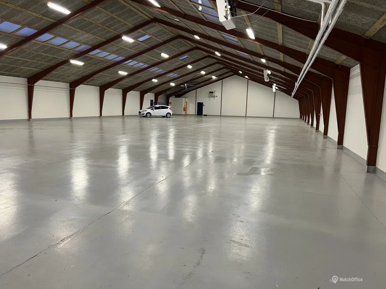 Billede 1 - Lager med port