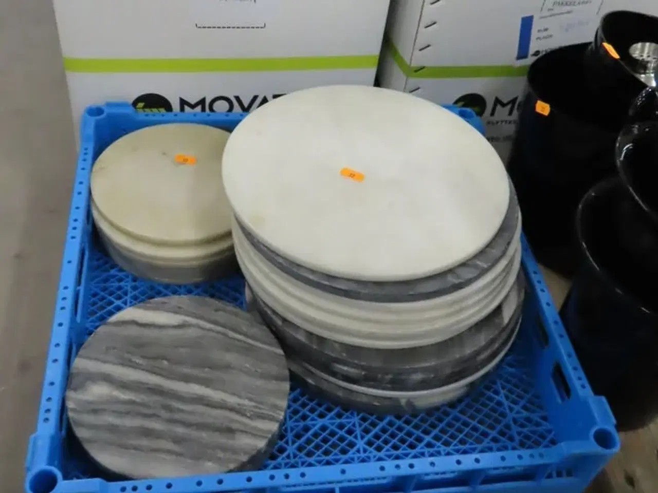 Billede 1 - 32 stk. Serveringsfade af sten