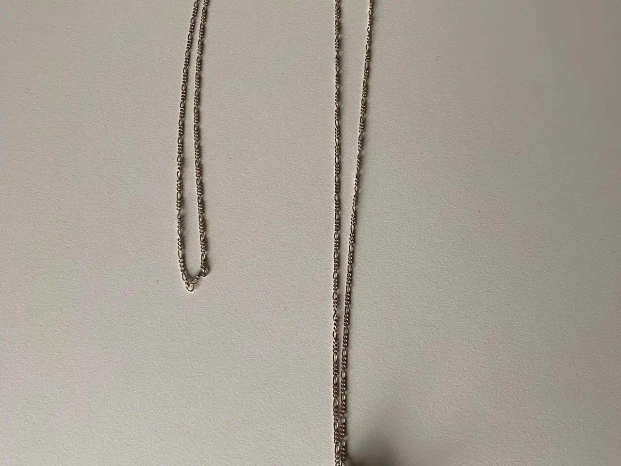 Billede 3 - Lang halskæde med vedhæng, 80 cm