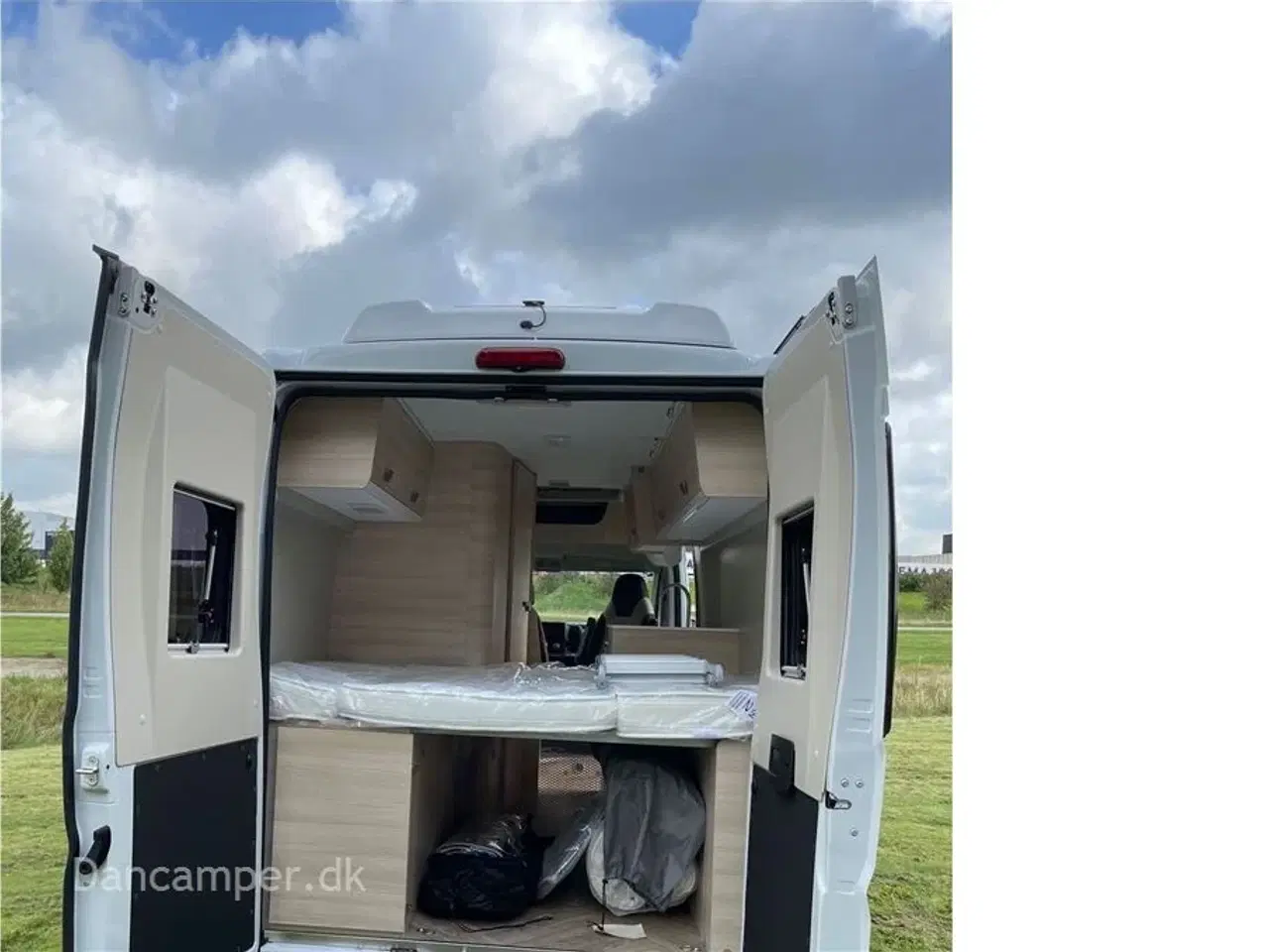 Billede 7 - 2024 - Chausson First Line V594 Pop-Up   Den korte van nu med pop-up tag. 140Hk. Tilbehørspakke, Connectpakke, Articpakke, markise og solpanel.