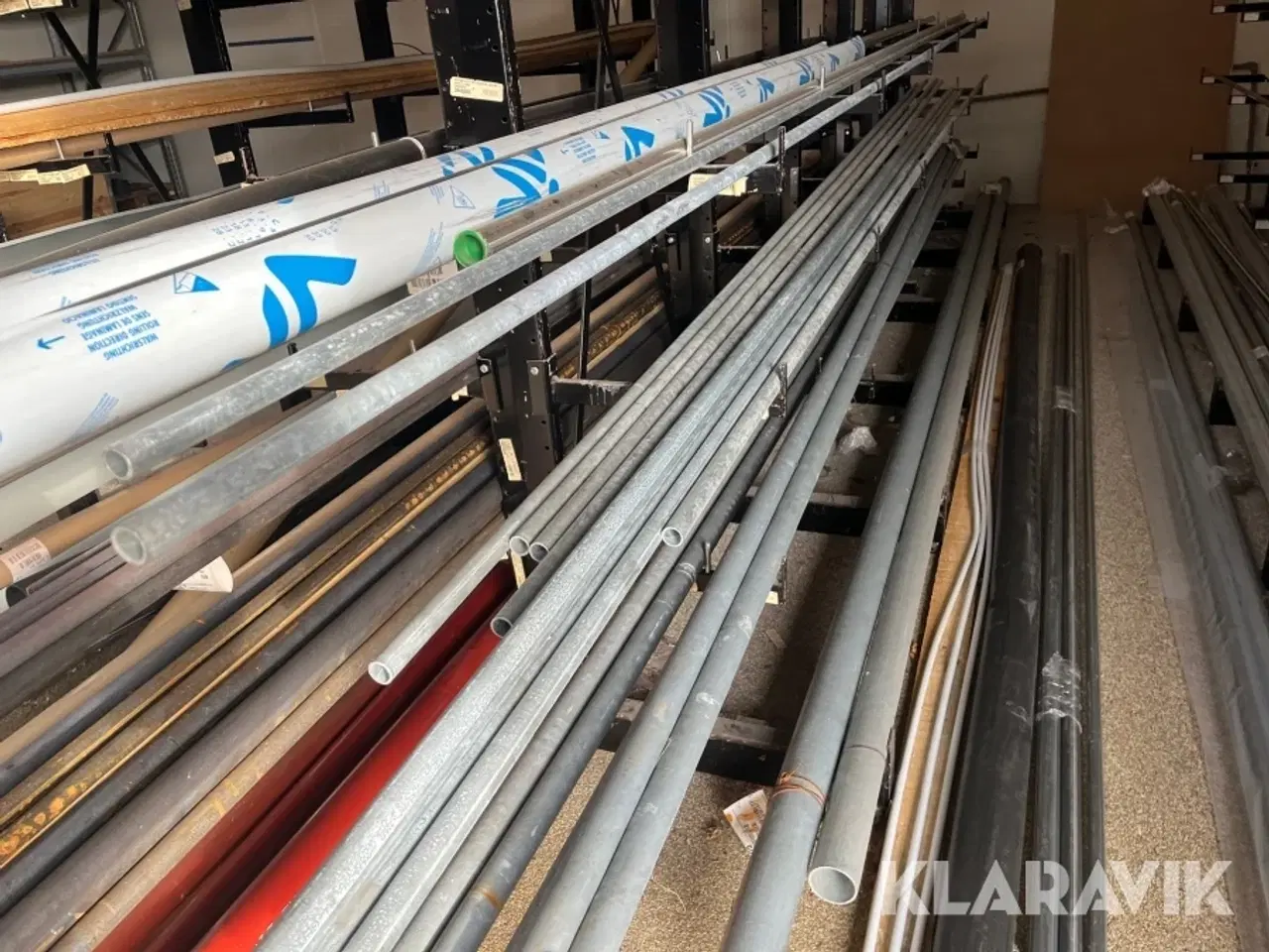 Billede 3 - Grenreol en række