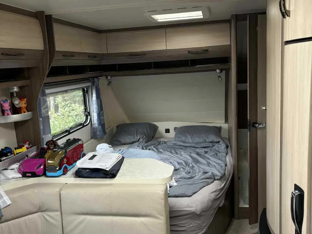 Billede 6 - Hobby campingvogn med isabella villatelt 