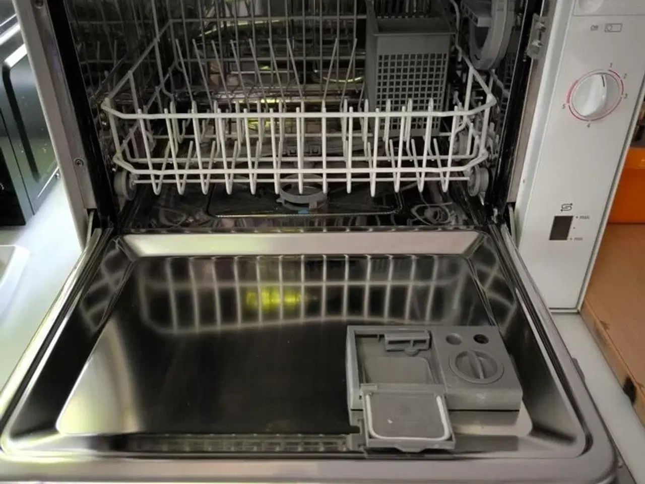 Billede 5 - Bordopvasker BOSCH samt mikroovn LOGIK