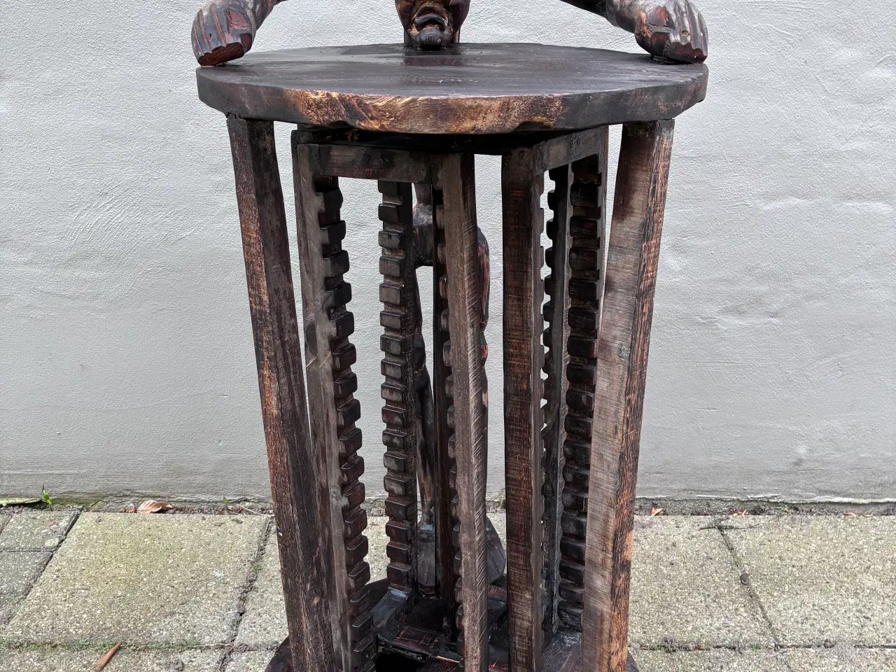 Billede 4 - Afrikansk håndskåret bord 88 cm høj