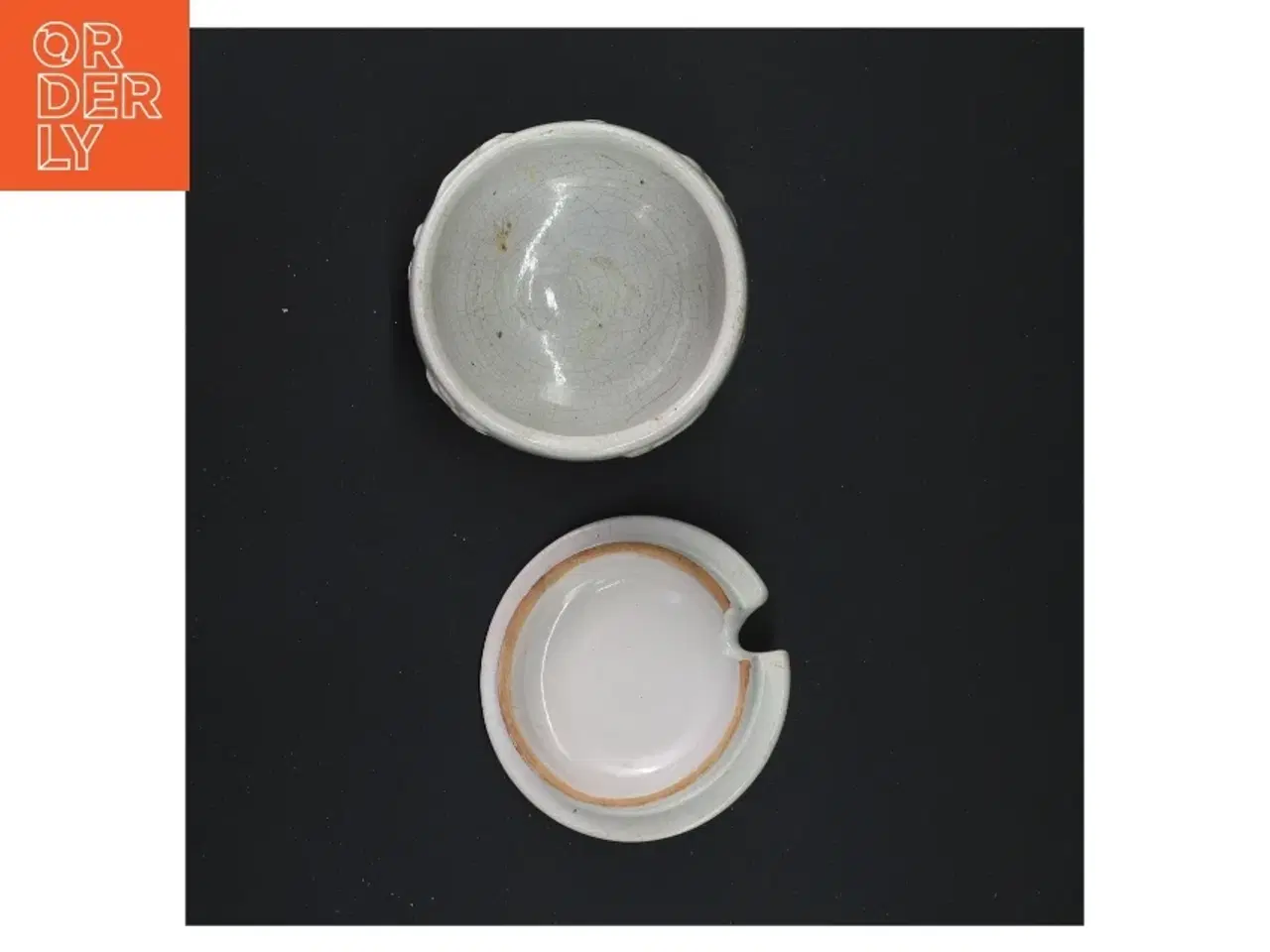 Billede 5 - L HJORT keramik med flotte detaljer  Krukke med låg (str. 8x9 cm)