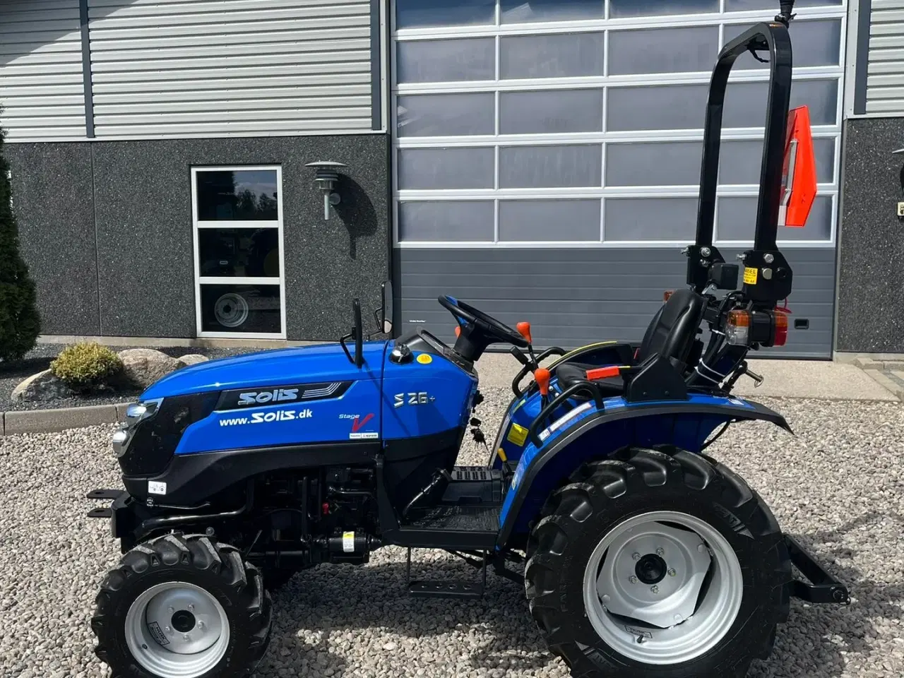 Billede 16 - Solis S26 6+2 Gearmaskine med Servostyring og brede traktorhjul