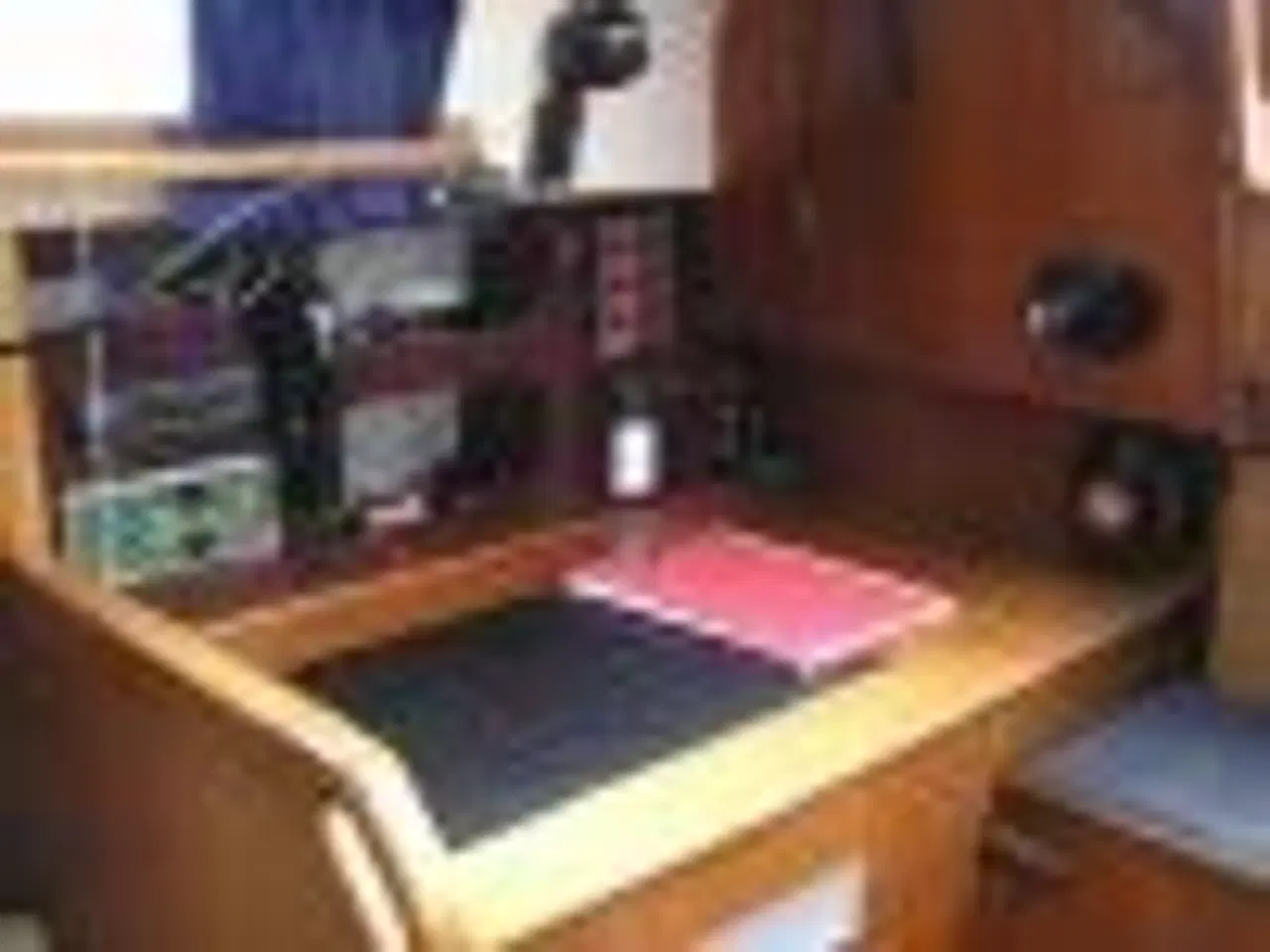 Billede 5 - Danboat 29, sejlbåd ligger på land.