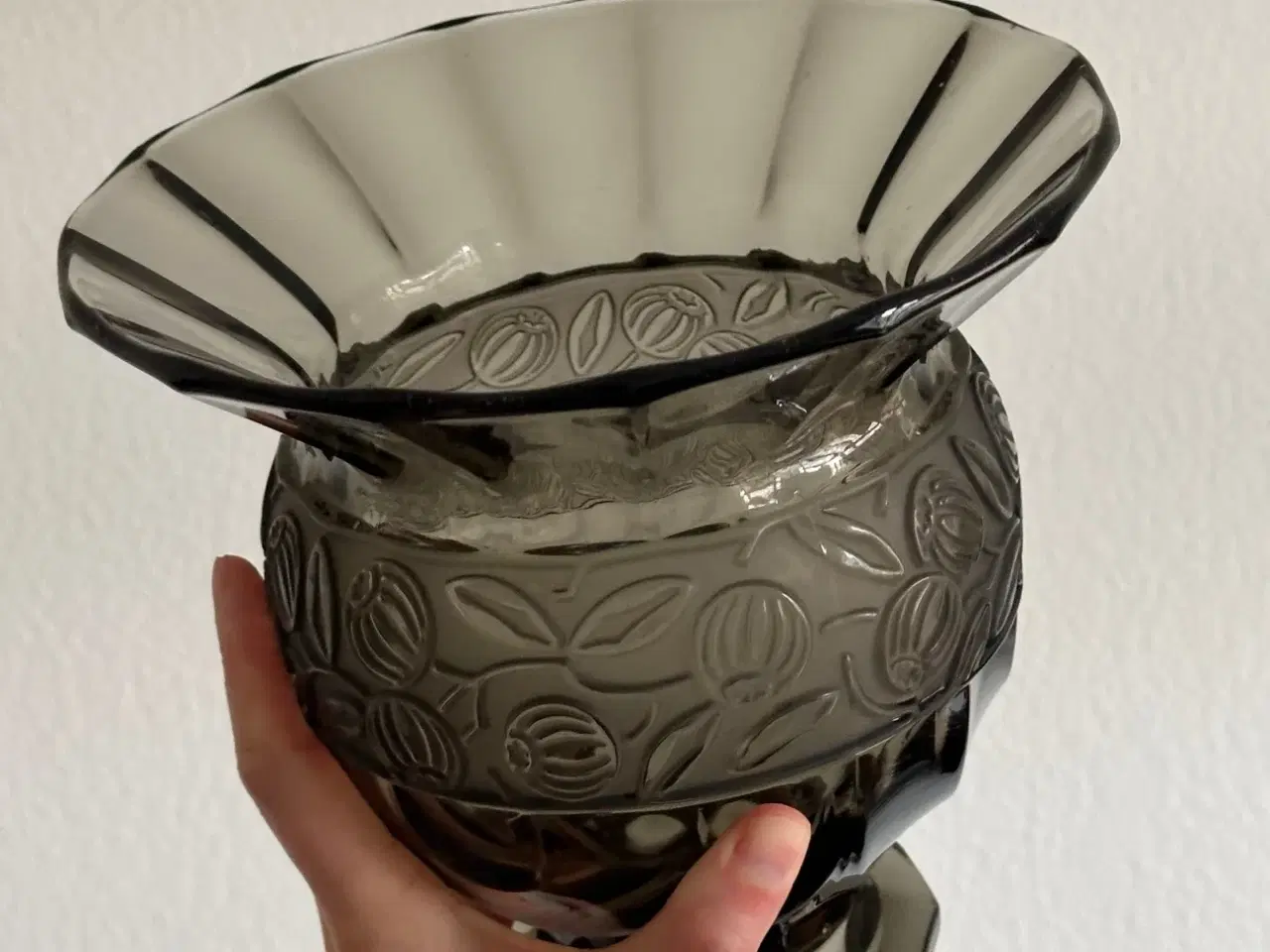 Billede 7 - Stor, røgfarvet vase