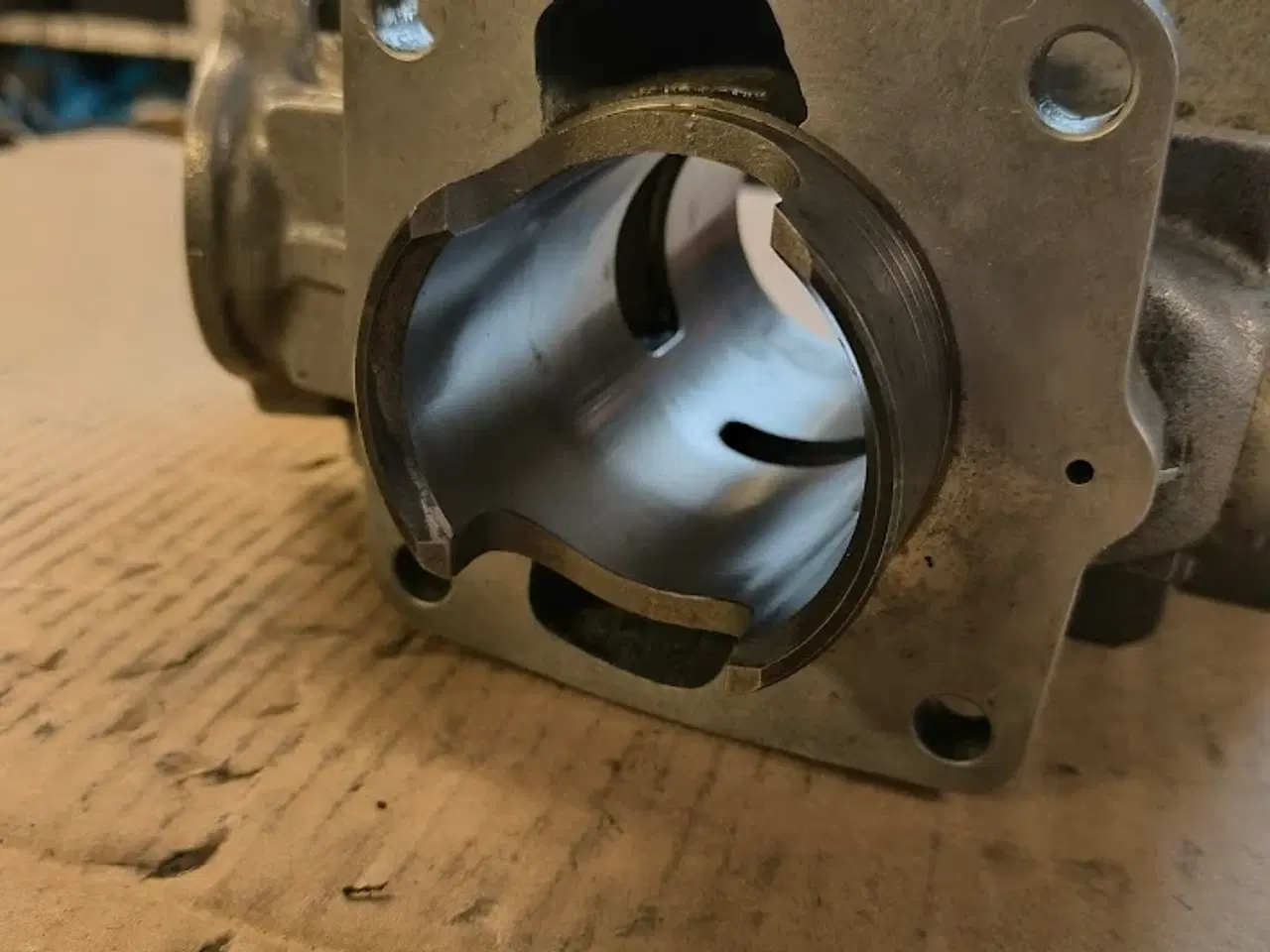 Billede 6 - Cylinder og stempel til suzuki gt 550
