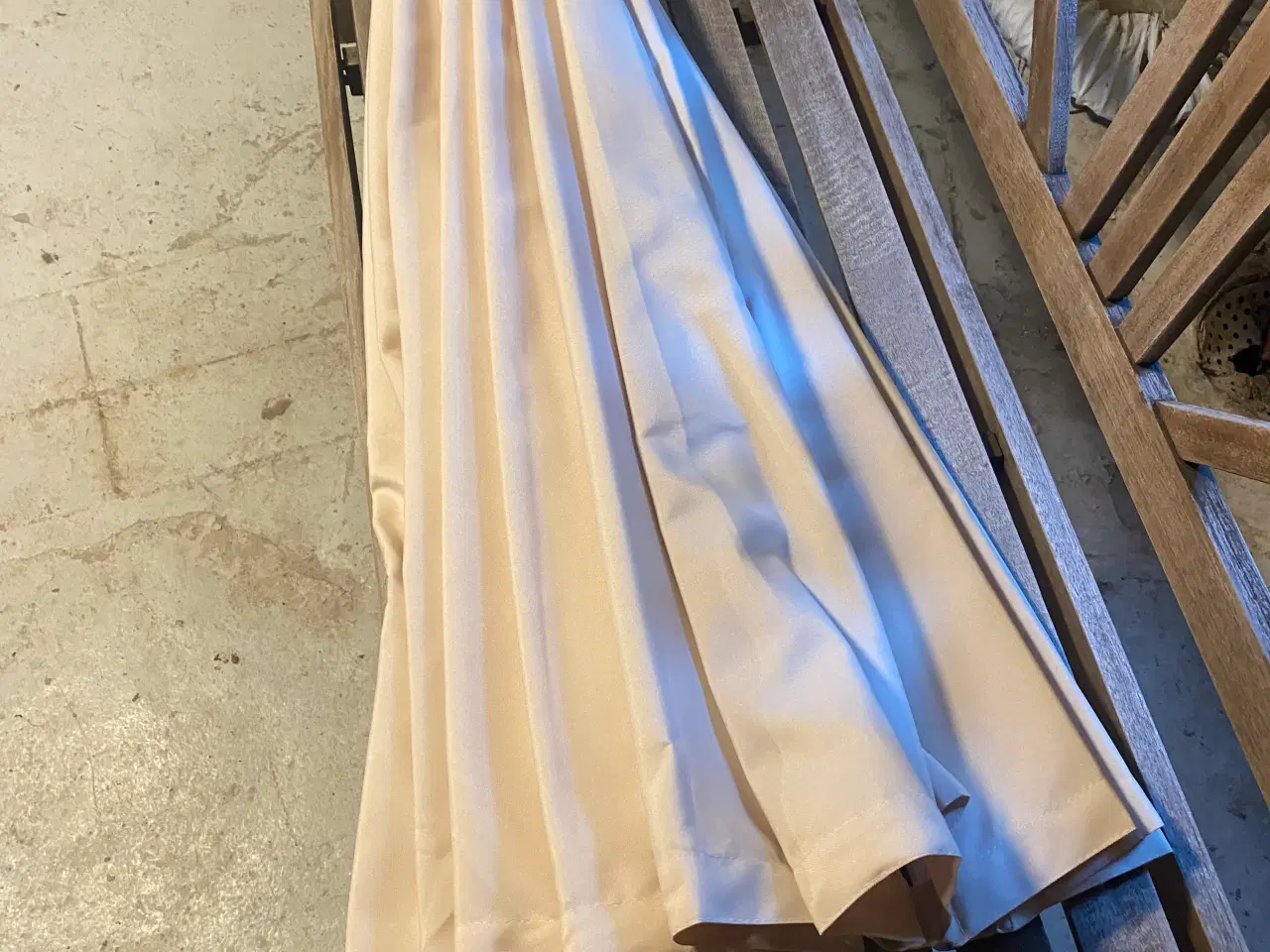 Billede 1 - Parasol i hvis canvas 