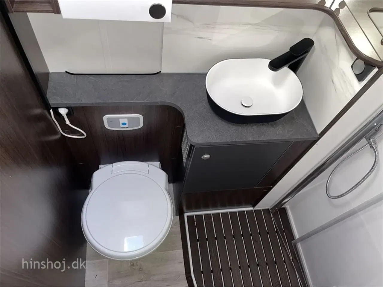 Billede 11 - 2025 - Polar Blackline 680 QA Luksus vintervogn med fantastisk indretning fra Hinshøj Caravan A/S