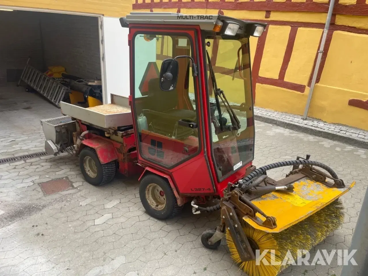 Billede 5 - Redskabsbærer Multi-Trac L327-4