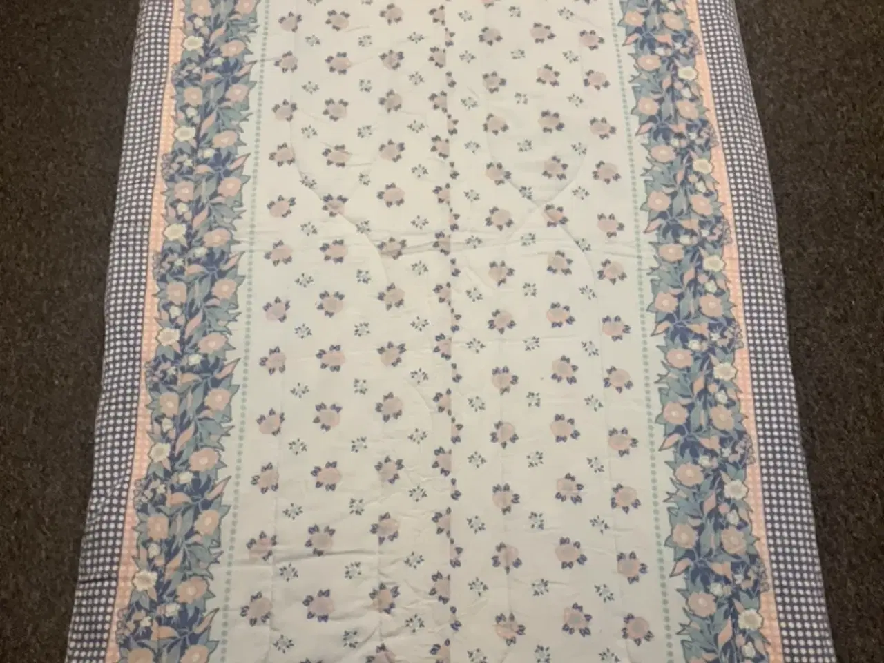 Billede 2 - Skønt retro vattæppe 