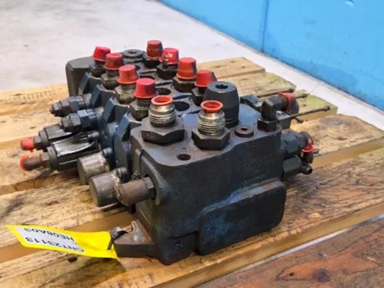 Billede 17 - Bobcat T2556 Hydraulikventil 88298.5