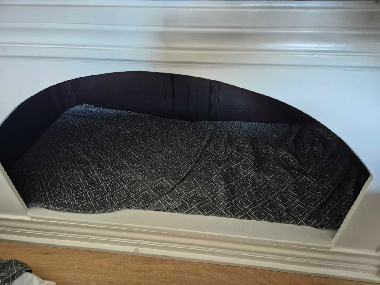 Billede 4 - Hundeseng/hule  længde 122 og bredde  64  