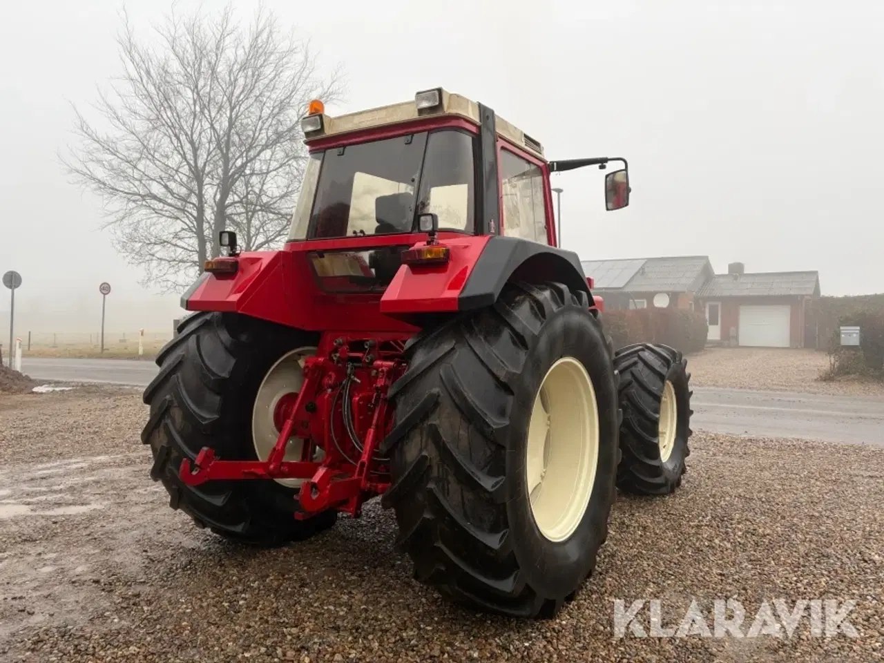 Billede 5 - Traktor IH 1255 XL med frontlift
