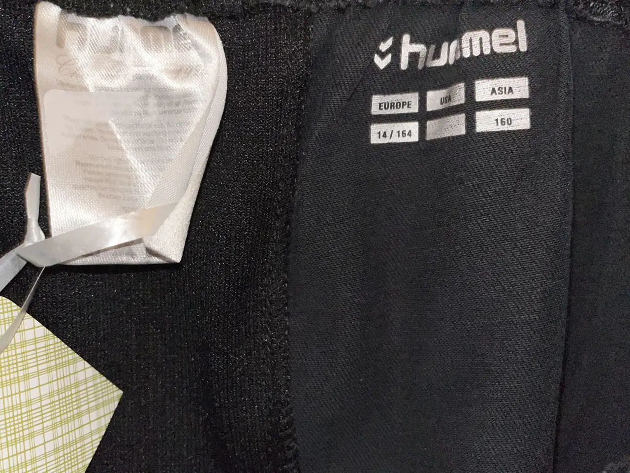 Billede 4 - Hummel fodboldknickers str. 164.