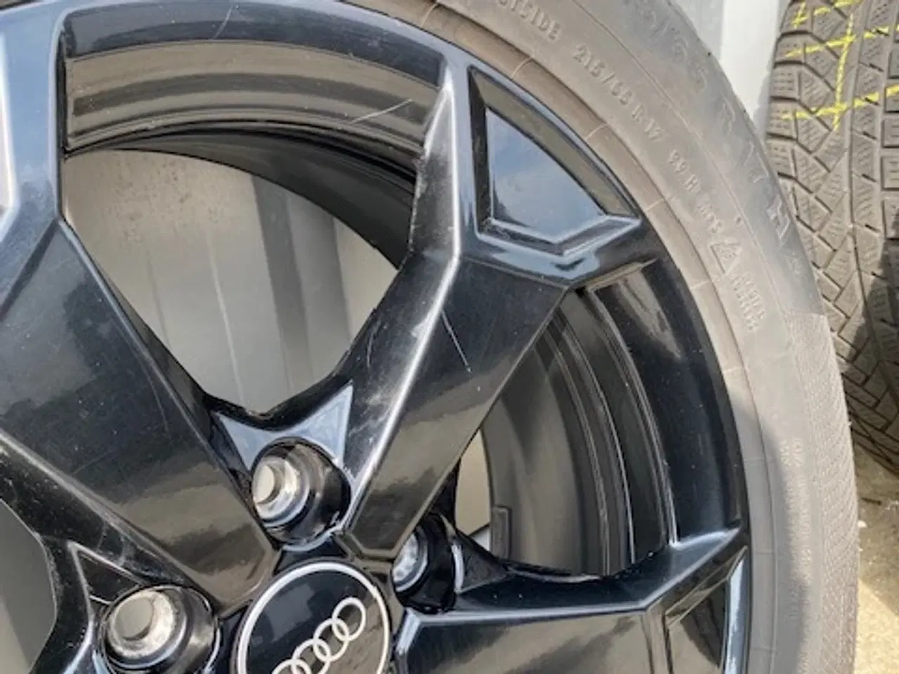 Billede 4 - Dæk og original Audifælge til Q3