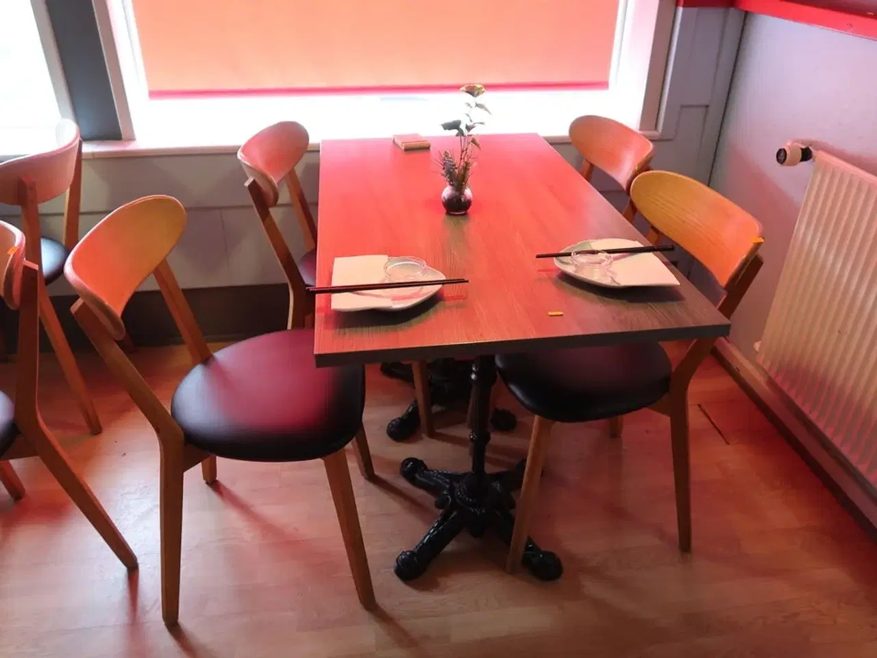 Billede 2 - Bord med 4 stk. stole