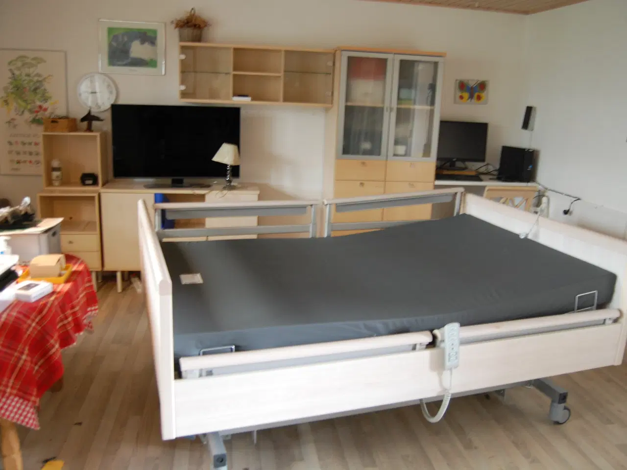 Billede 2 - PLEJESENG. 2 x 1,20