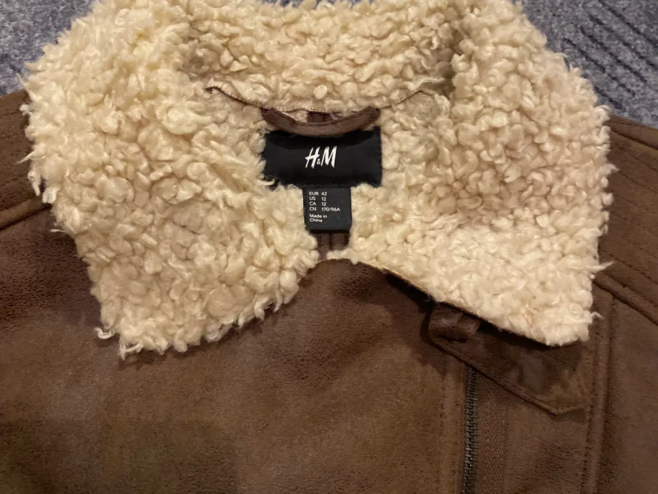 Billede 14 - H&M varm jakke med faux fur foer - 42