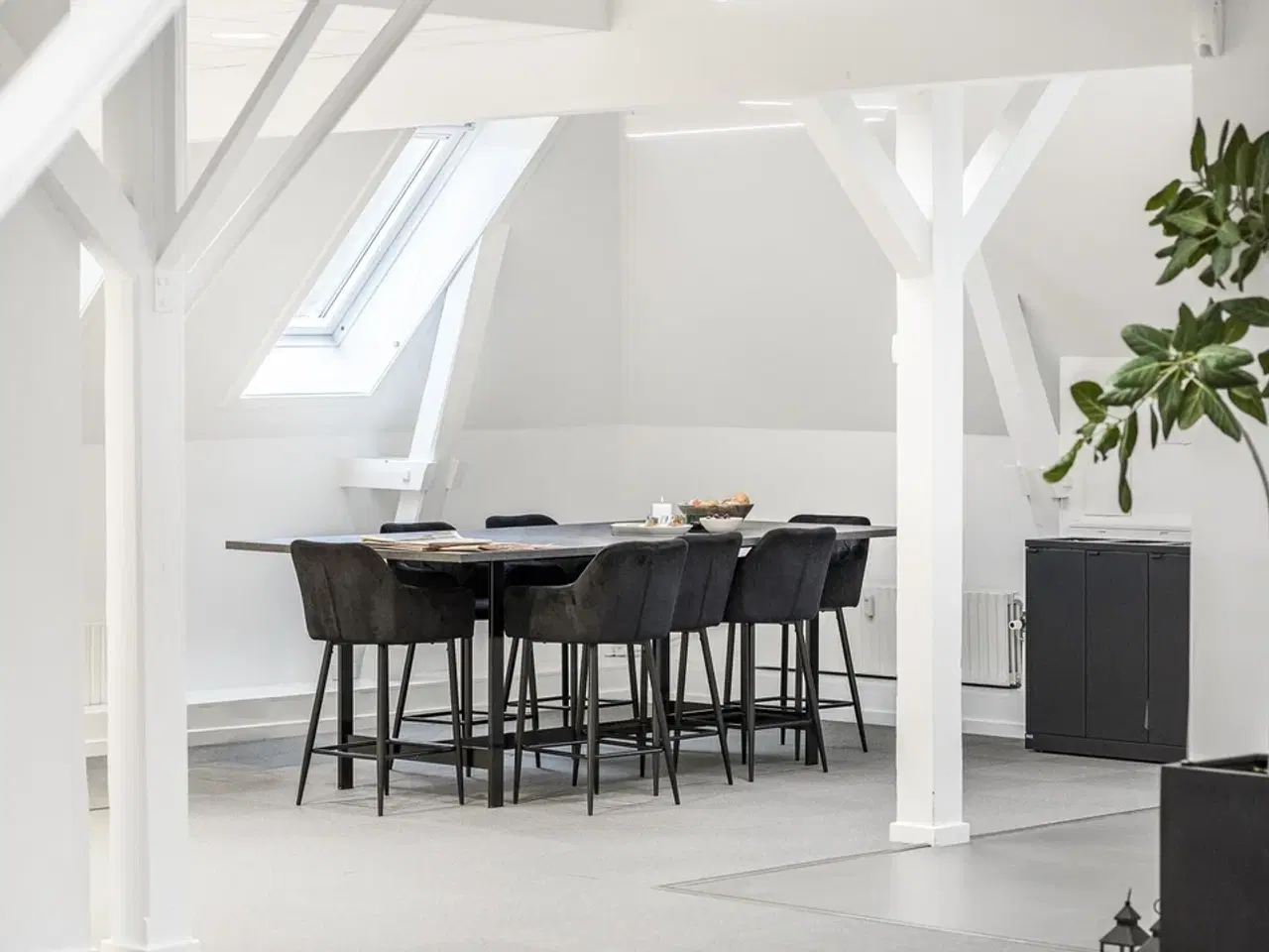 Billede 1 - Indbydende  kontor på 1.106 m²