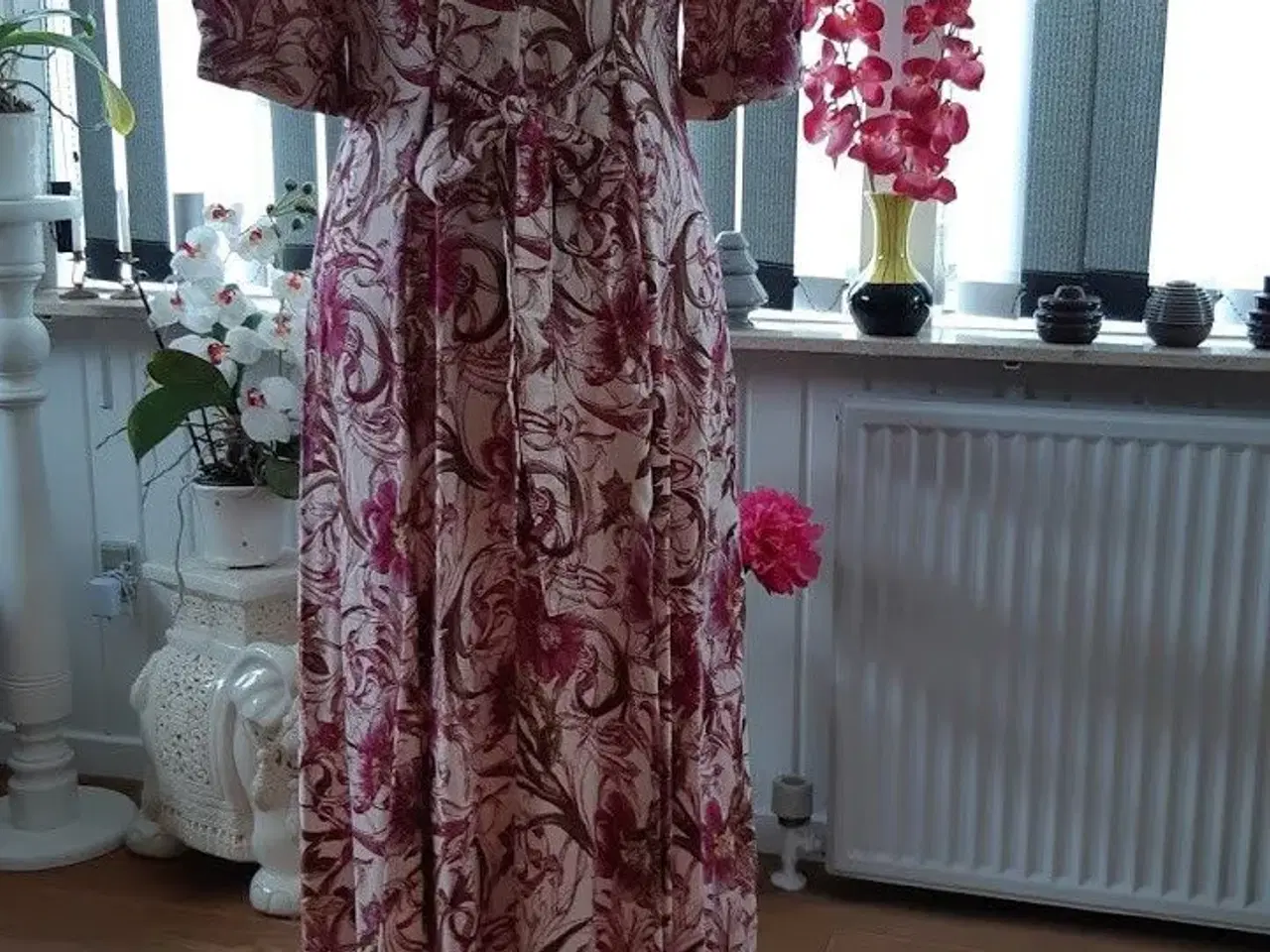 Billede 2 - Lang kjole i flotte farver
