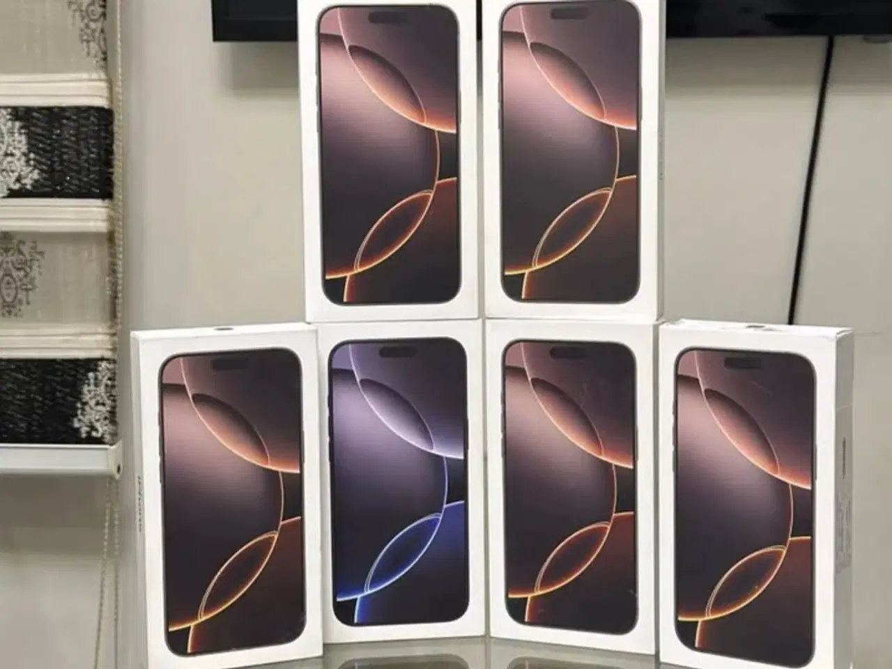 Billede 4 - Jeg har:  6 stk iPhone 16 Pro 128gb 6 stk iPhone 1