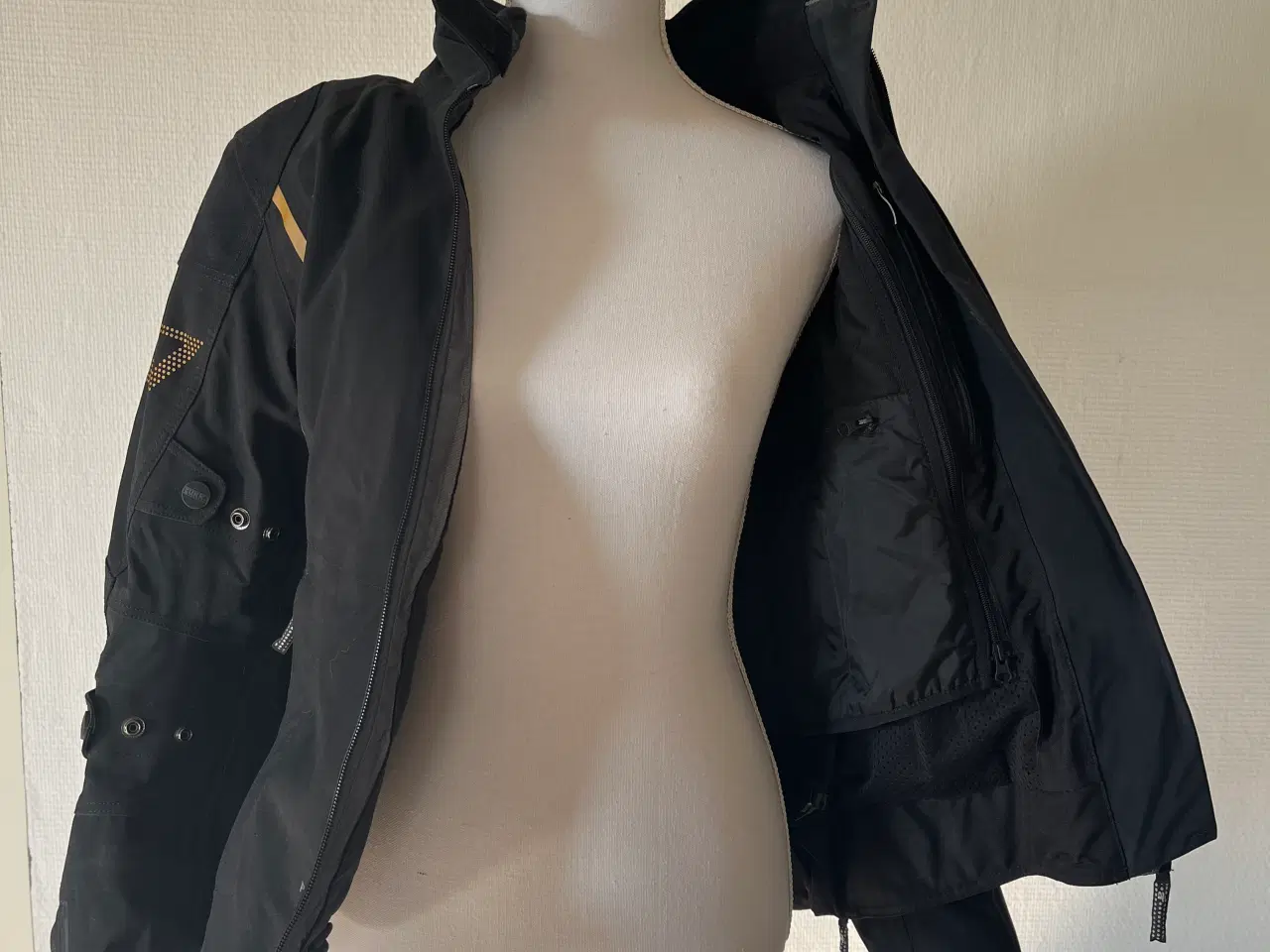 Billede 1 - Rukka jakke