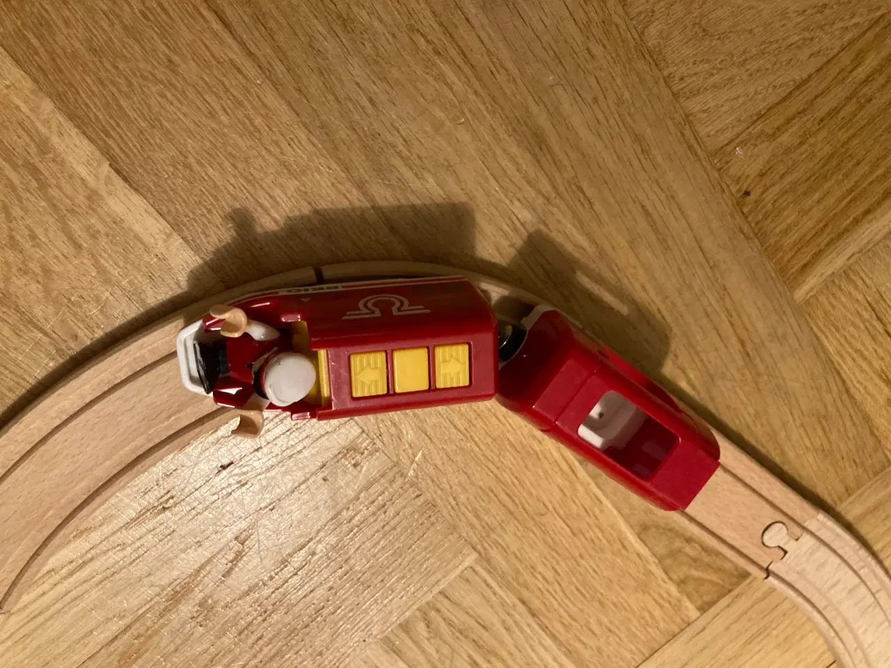 Billede 1 - BRIO togbane med bro og batteridrevet tog 