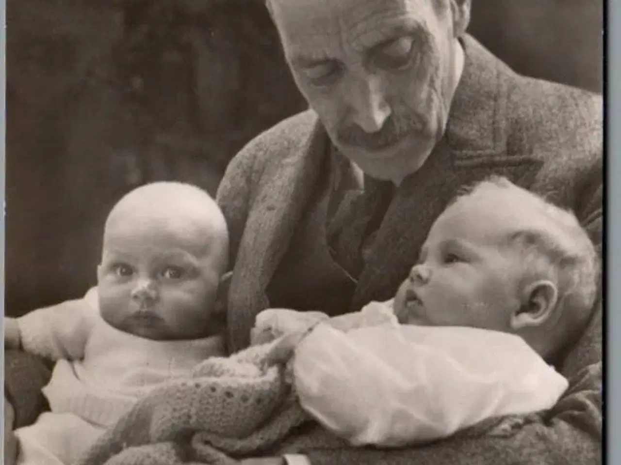 Billede 1 - Kongen med de to yngste Børnebørn - Alex Vincent 118 - Ubrugt