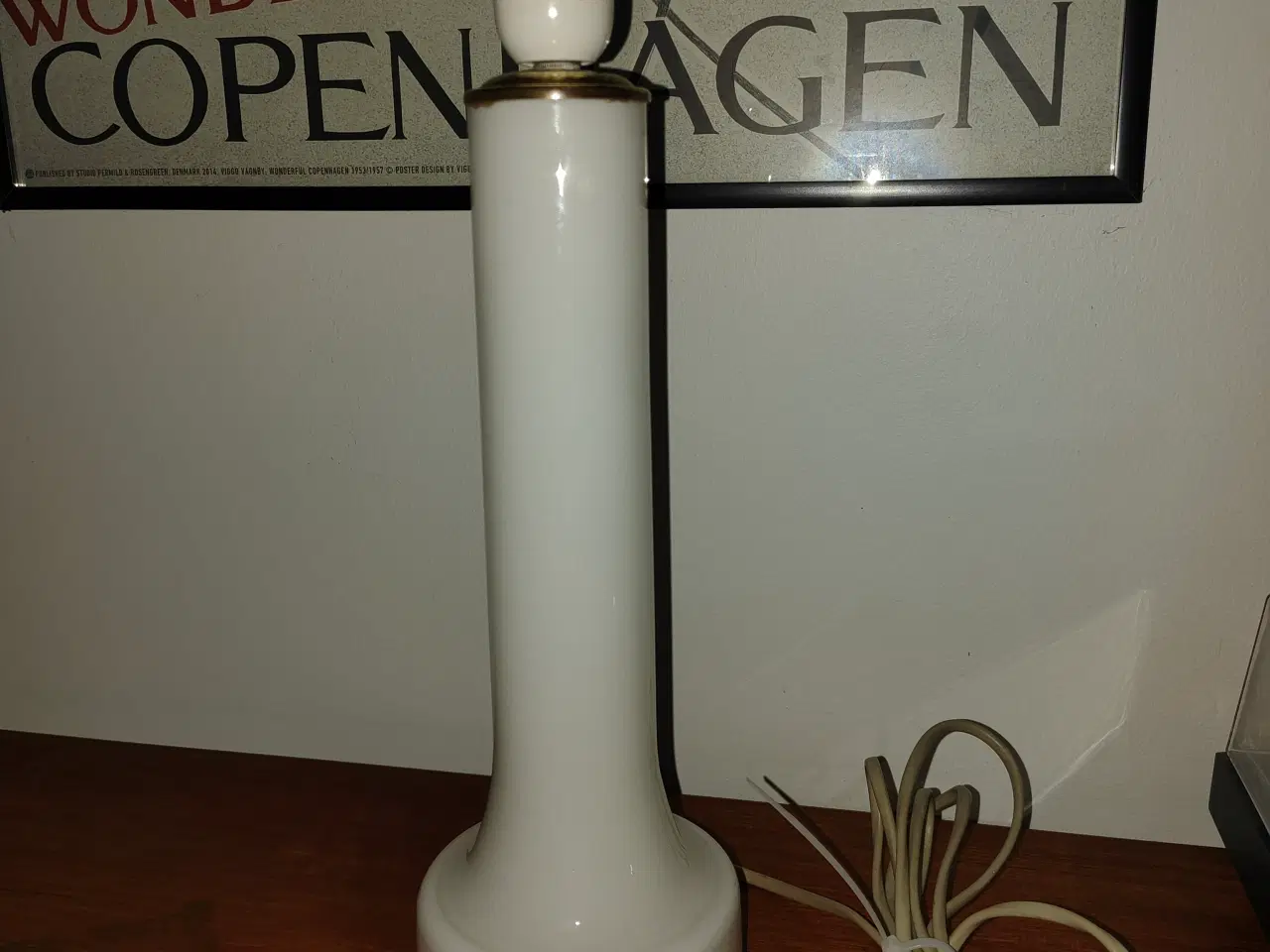 Billede 1 - Flot hvid glas bordlampe