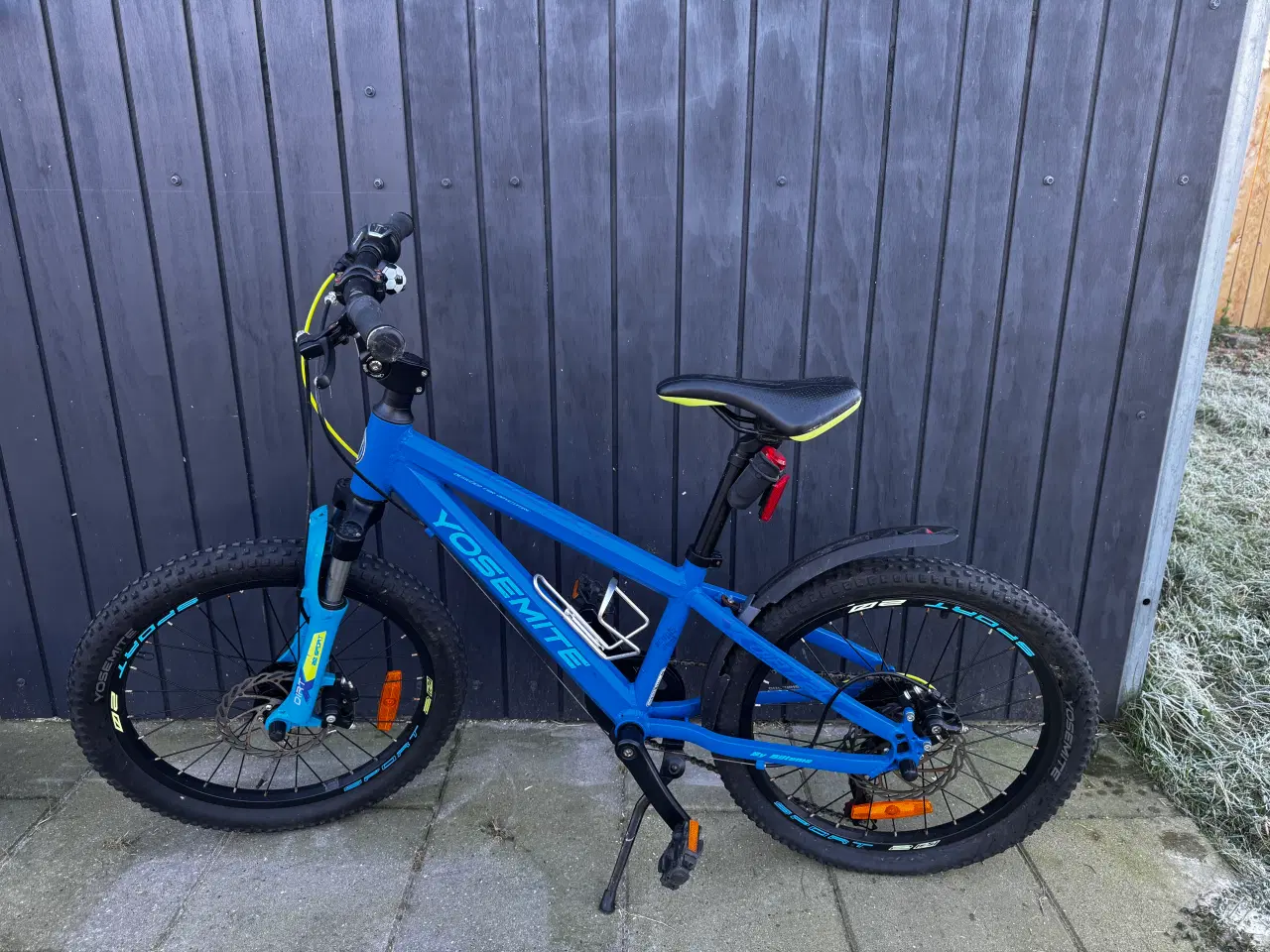 Billede 2 - Veludstyret mountainbike med allrounddæk