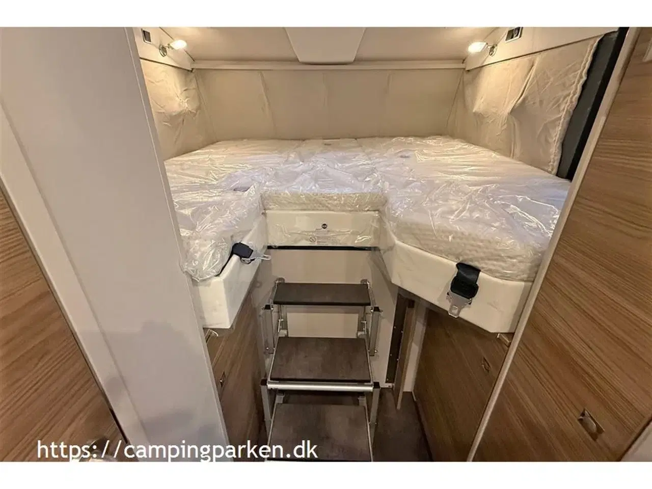 Billede 12 - 2026 - Dethleffs Den ultimative helårsbolig med loungesiddegruppe og gourmetkøkken