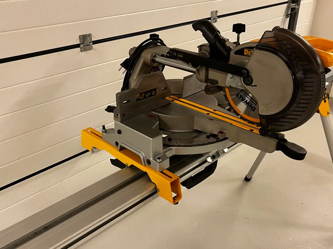 Billede 3 - DeWalt DW712-QS kap/geringssav