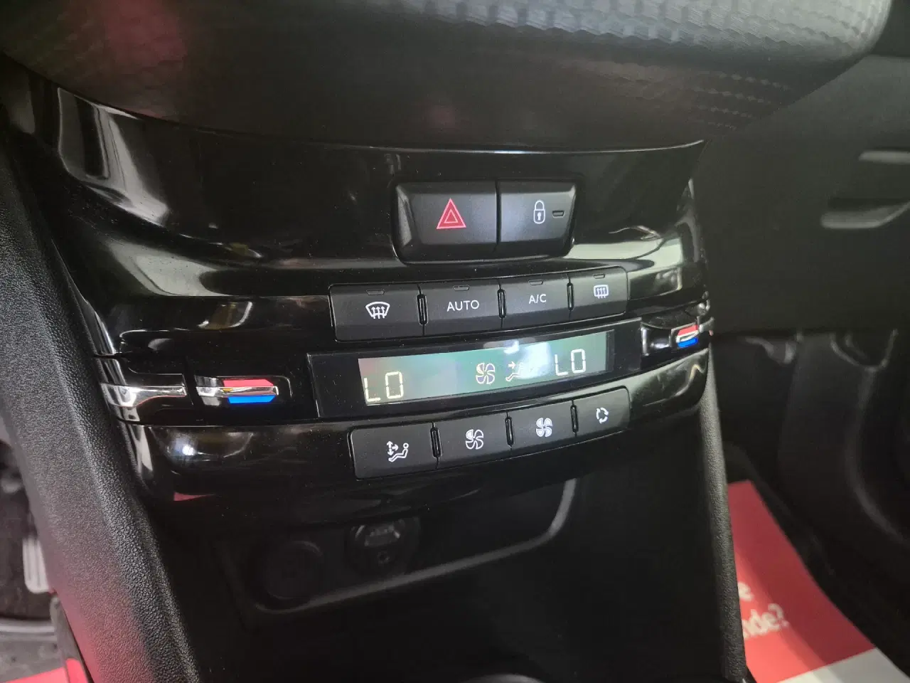 Billede 9 - Peugeot 2008 1,6 BlueHDi Desire Sky 100HK
